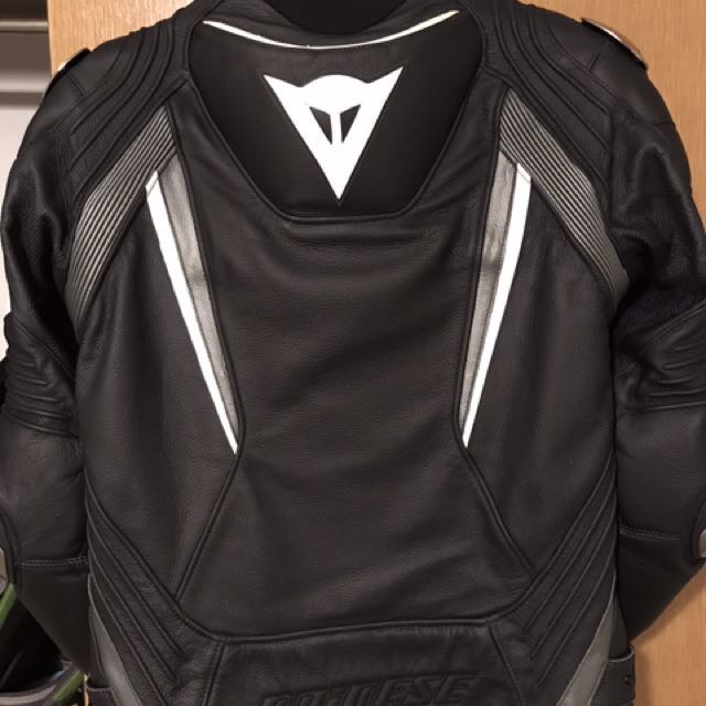 Dainese leather jacket super rider perf size 50 Motorcycles