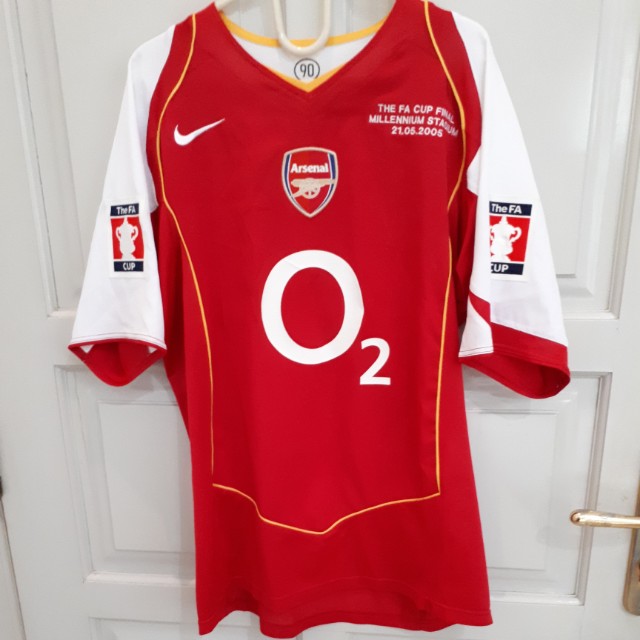 Jersey Bola Arsenal Fa Cup Final 2005 Bergkamp 10 Size M Original 100 Olah Raga Baju Olahraga Di Carousell