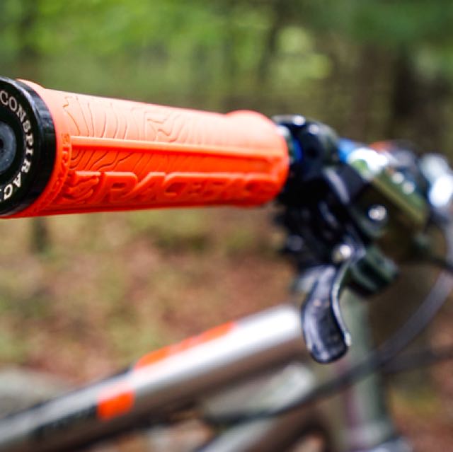 race face handlebar grips