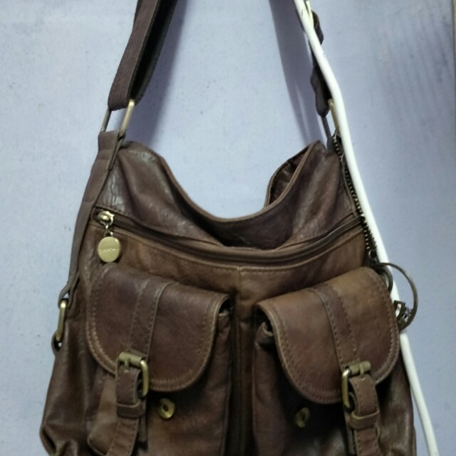 Sembonia store leather handbag