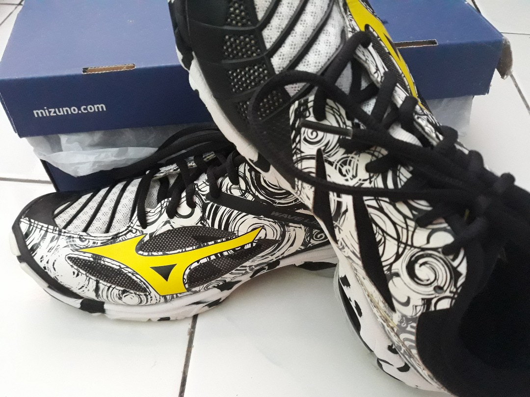 Sepatu Mizuno Wave Lightning Z3 Olah Raga Perlengkapan Olahraga