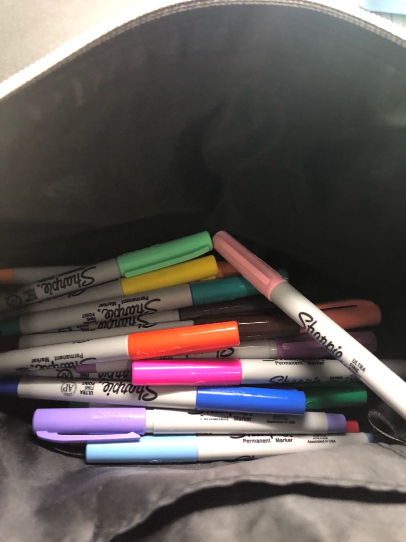 Sharpie Ultra Fine Point Market 23 pieces [SET] (Category: Stationery & School Supplies) located in Las Pinas. Submitted by cy_rxl (Listing ID 157112523, Image 3). Description: Used a few colors for 4-5x only. RFS: I’m an impulsive buyer and I dont use it anymore so yeah Comes with the bag that I keep the pens in. .
