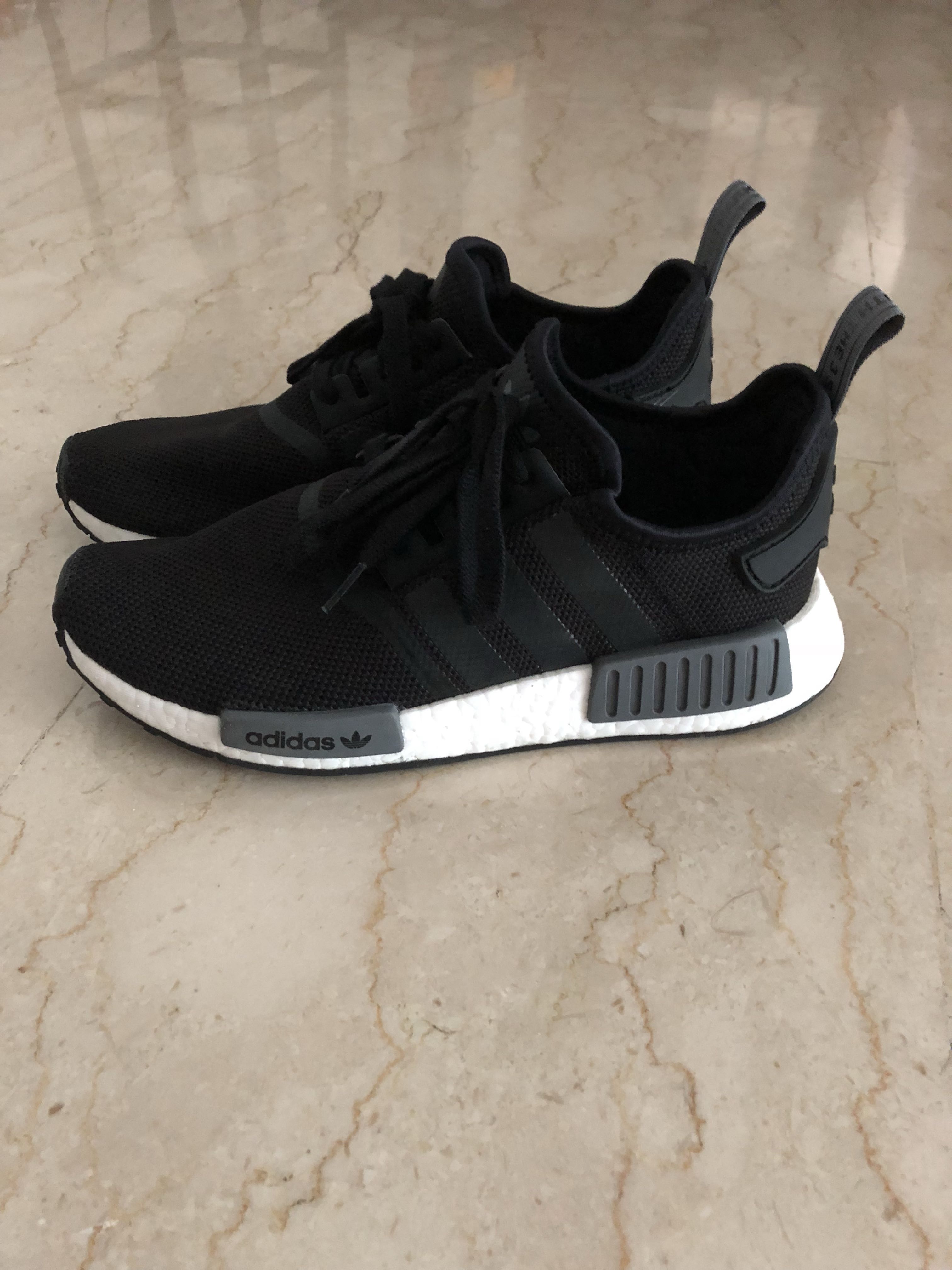 nmd r1 black grey