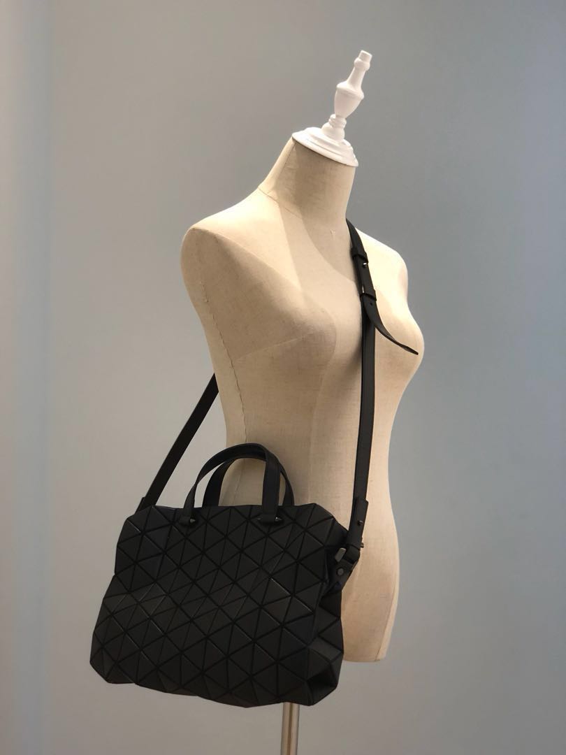 TONNEAU MATTE – ISSEY MIYAKE ONLINE STORE