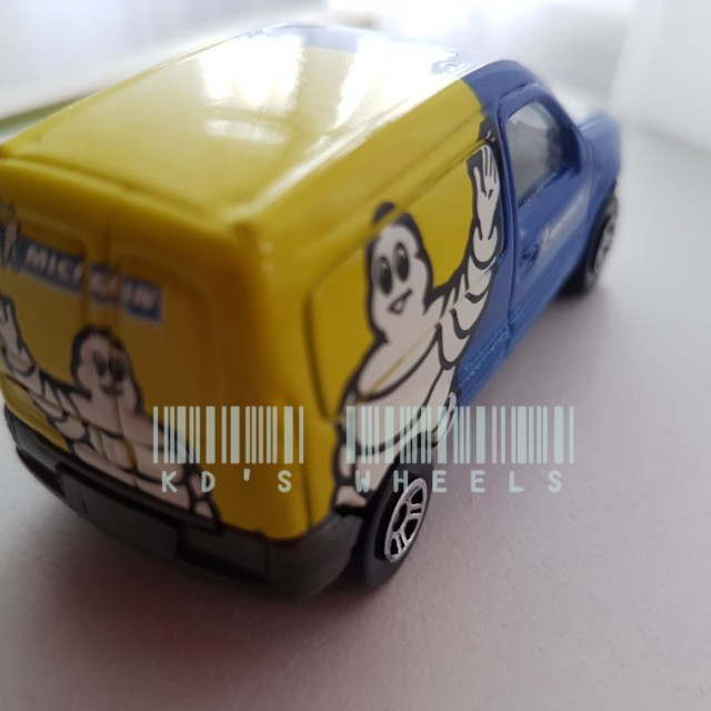Majorette Renault Kangoo II Express Red Pinder Collection 1/64 (3) in Package