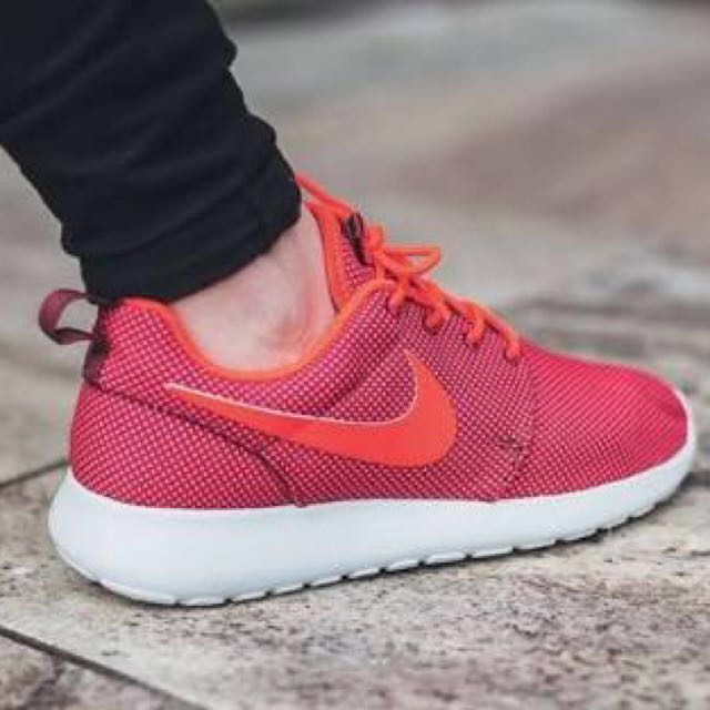 NIKE ROSHE ONE PINK-ORANGE, Fesyen Wanita, Sepatu di Carousell