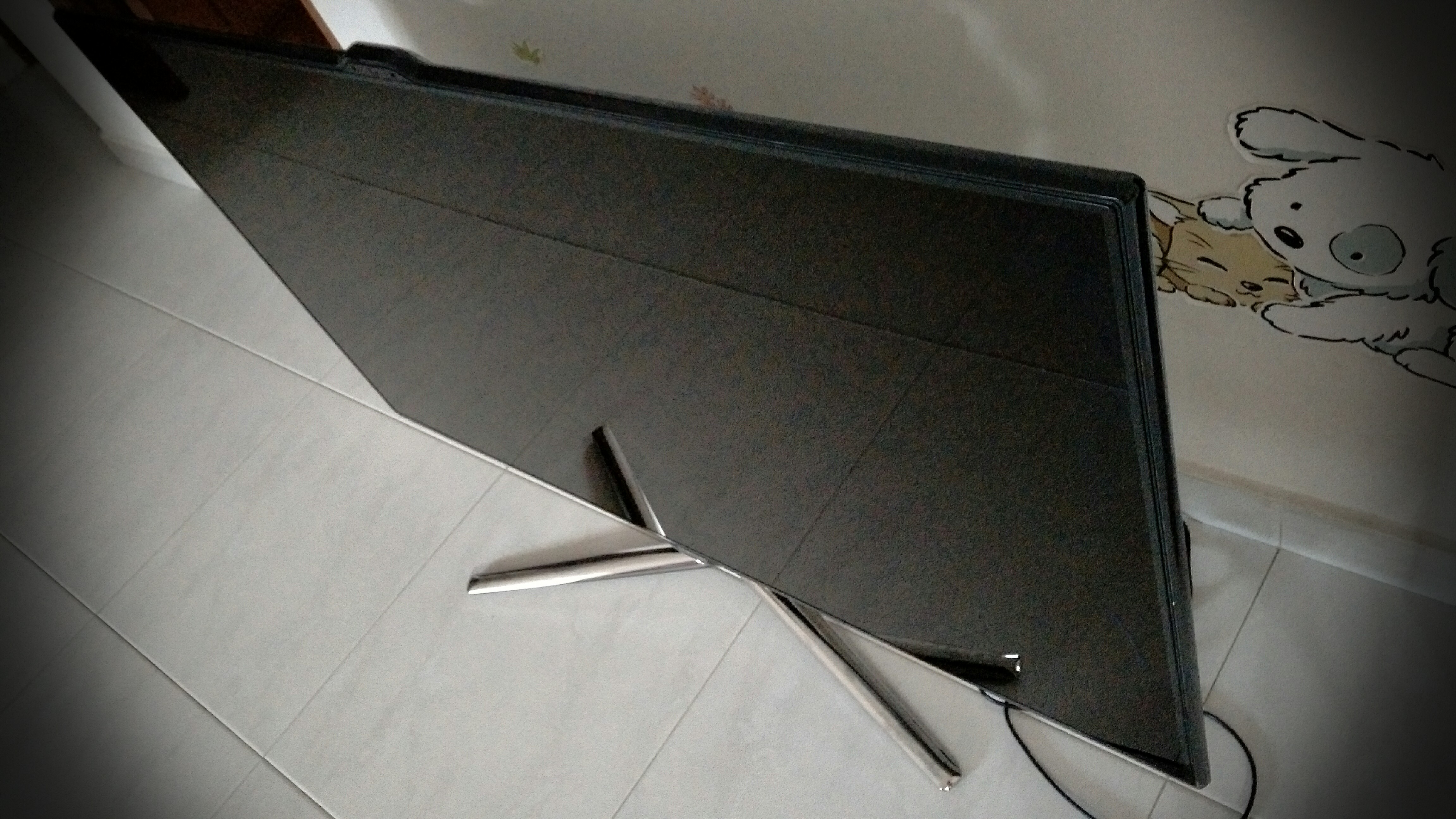 Samsung 46 Full Hd Smart Tv Es7500 Series 7 With 2 Pairs Of 3d