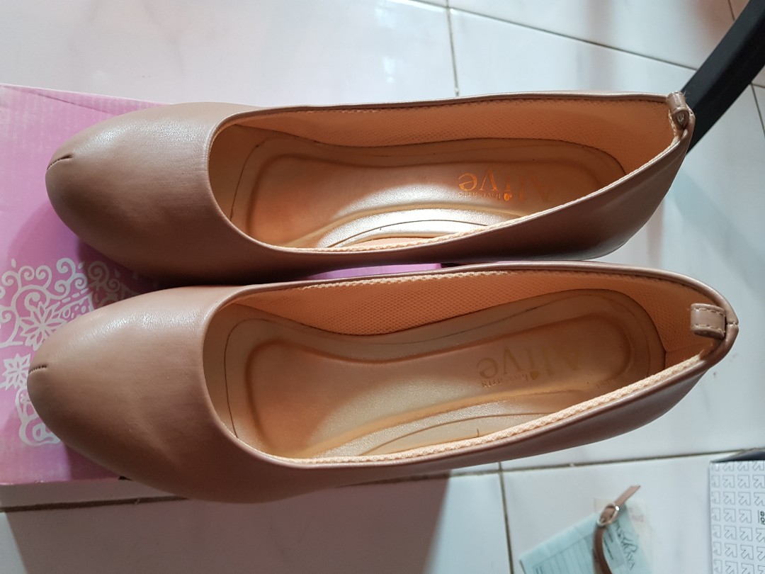 Sepatu High Heels Ukuran 41 Warna Nude Fesyen Wanita Sepatu Di Carousell