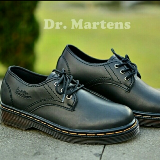sepatu dr martens wanita