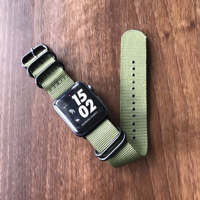 Apple Watch 42mm Strap - Nato Style Nylon Olive (Army Green), Elektronik,  Lainnya di Carousell