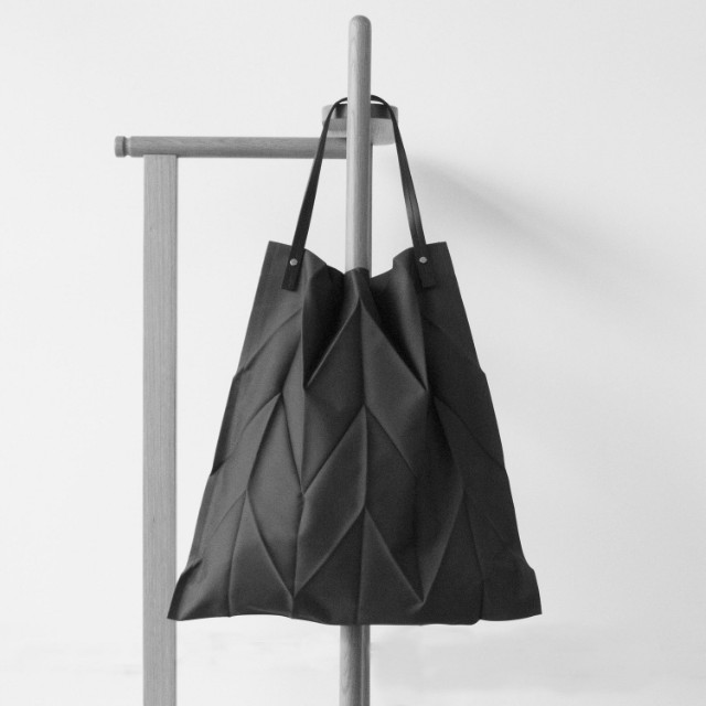Iittala X Issey Miyake bag, small, dark grey, Women's Fashion, Bags ...