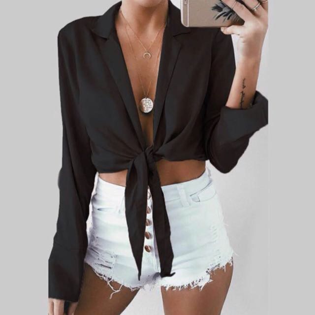 LOOKING FOR (Category: Other Tops) located in Kuala Lumpur. Submitted by absuelutely_ (Listing ID 157402425, Image 1). Description: I’m looking for this top. Please help. Pre order or ready stock Size XL or XXL ( I liked it oversized) Budget <RM65 including postage.