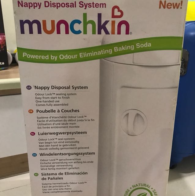 Munchkin nappy disposal system, Babies & Kids, Babies & Kids Fashion on