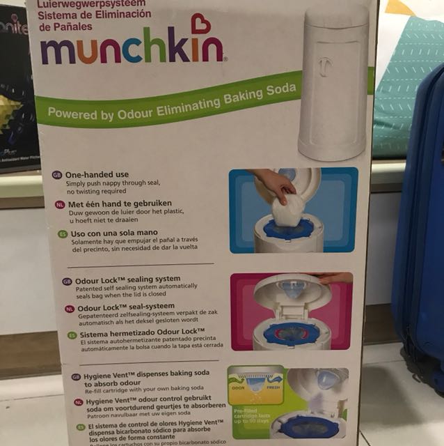 Munchkin nappy disposal system, Babies & Kids, Babies & Kids Fashion on
