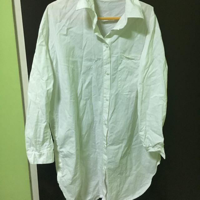 Oversized Polo Semi Dress (Category: Others Tops) located in Taguig. Submitted by therealtrid (Listing ID 155180092, Image 2). Description: Used once lang during 2017 Christmas Party. Rfs: too much clothes and i don’t wear dress talaga 😃 Type of cloth: parang katcha! Plantsa lang katapat. Orig price is P480.