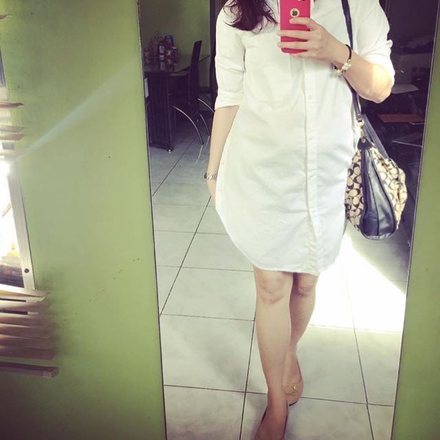 Oversized Polo Semi Dress (Category: Others Tops) located in Taguig. Submitted by therealtrid (Listing ID 155180092, Image 1). Description: Used once lang during 2017 Christmas Party. Rfs: too much clothes and i don’t wear dress talaga 😃 Type of cloth: parang katcha! Plantsa lang katapat. Orig price is P480.