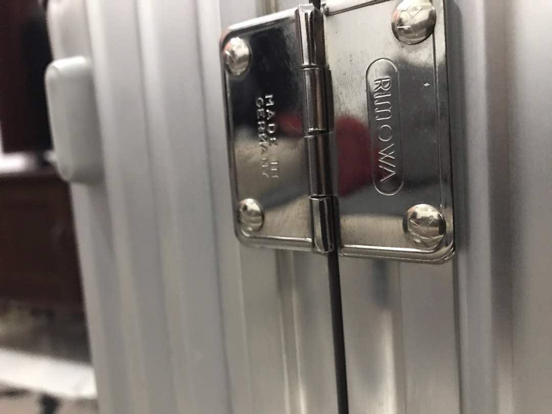 Rimowa Classic Flight MW 63 Luggage