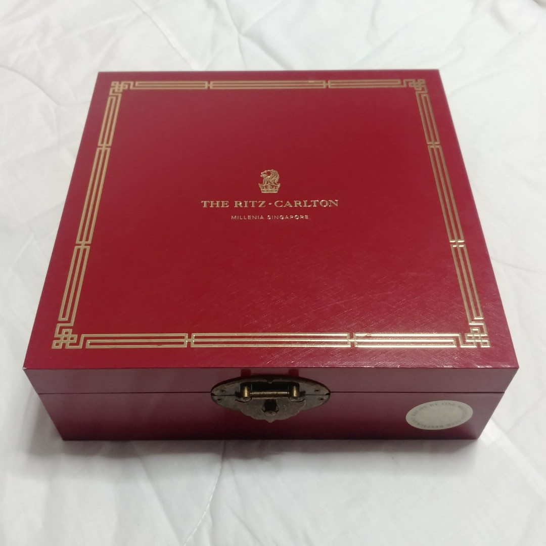 Ritz Carlton Mooncake Box Everything Else On Carousell