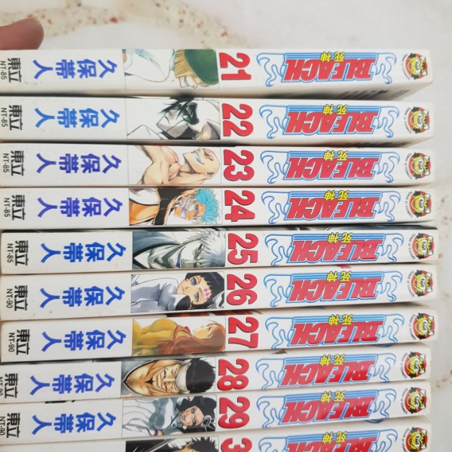 Bleach manga book 1 to 65, Hobbies & Toys, Books & Magazines, Comics