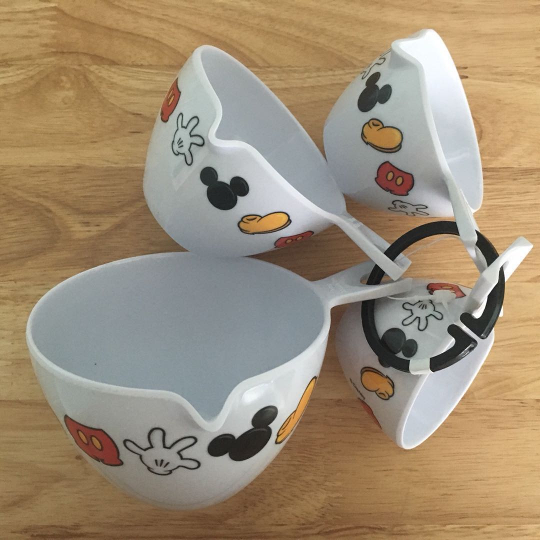 https://media.karousell.com/media/photos/products/2018/03/05/brand_new_disney_mickey__friends_measuring_cups_collectibles_1520228784_fbbaa0ff.jpg