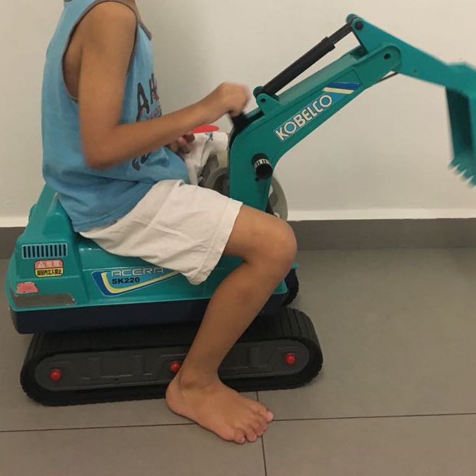 Kobelco RIdeOn Digger, Hobbies & Toys, Toys & Games on Carousell