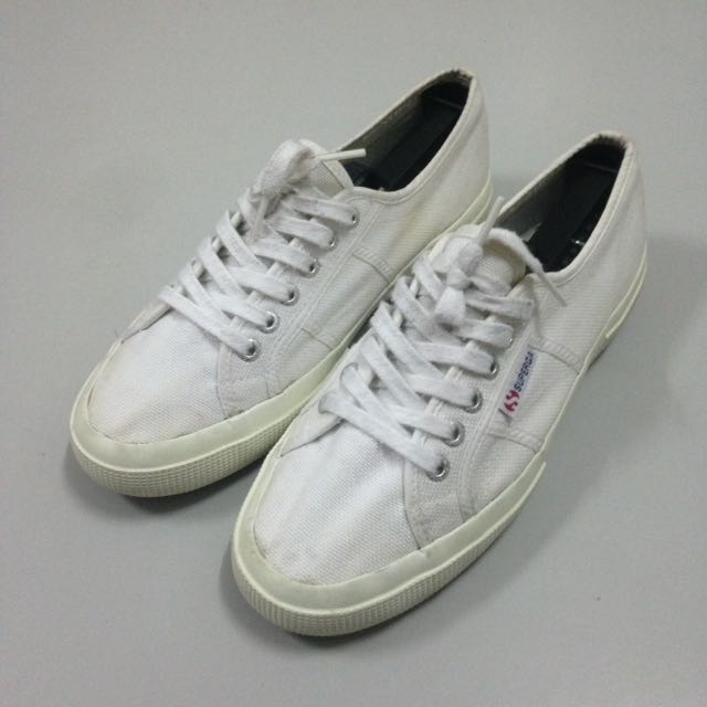 kasut superga