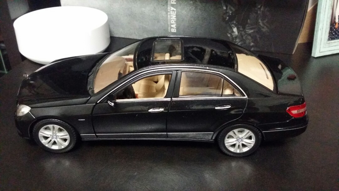 1/18 Mercedes Benz Diecast Car Model, Hobbies & Toys, Toys & Games on