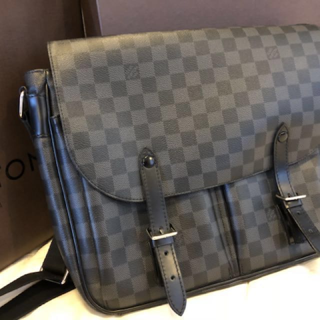 Authentic Louis Vuitton Bag (Category: Luxury Bags & Wallets) located in Manila. Submitted by skley (Listing ID 157924716, Image 2). Description: Authentic Louis Vuitton Bag N41500 Christopher Messager Damier Damier Graphite Canvas Dimension: 33.0 x 28.0 x 8.0 cm ( length x height x width ) - Damier Graphite canvas - Cowhide leather trim - Silver colour metallic pieces - Textile lining - Adjustable strap - 4 inside flat pockets - 2 pen loops - Ou