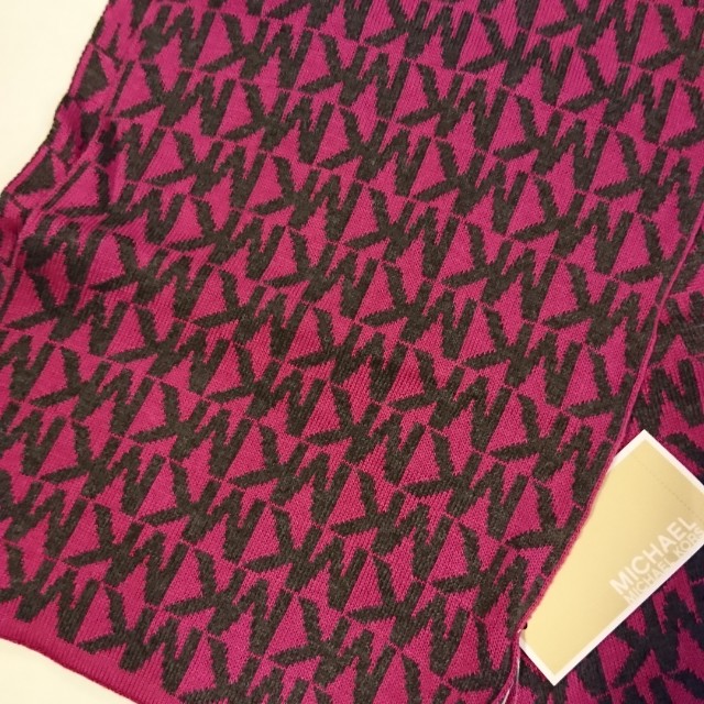 michael kors scarf logo