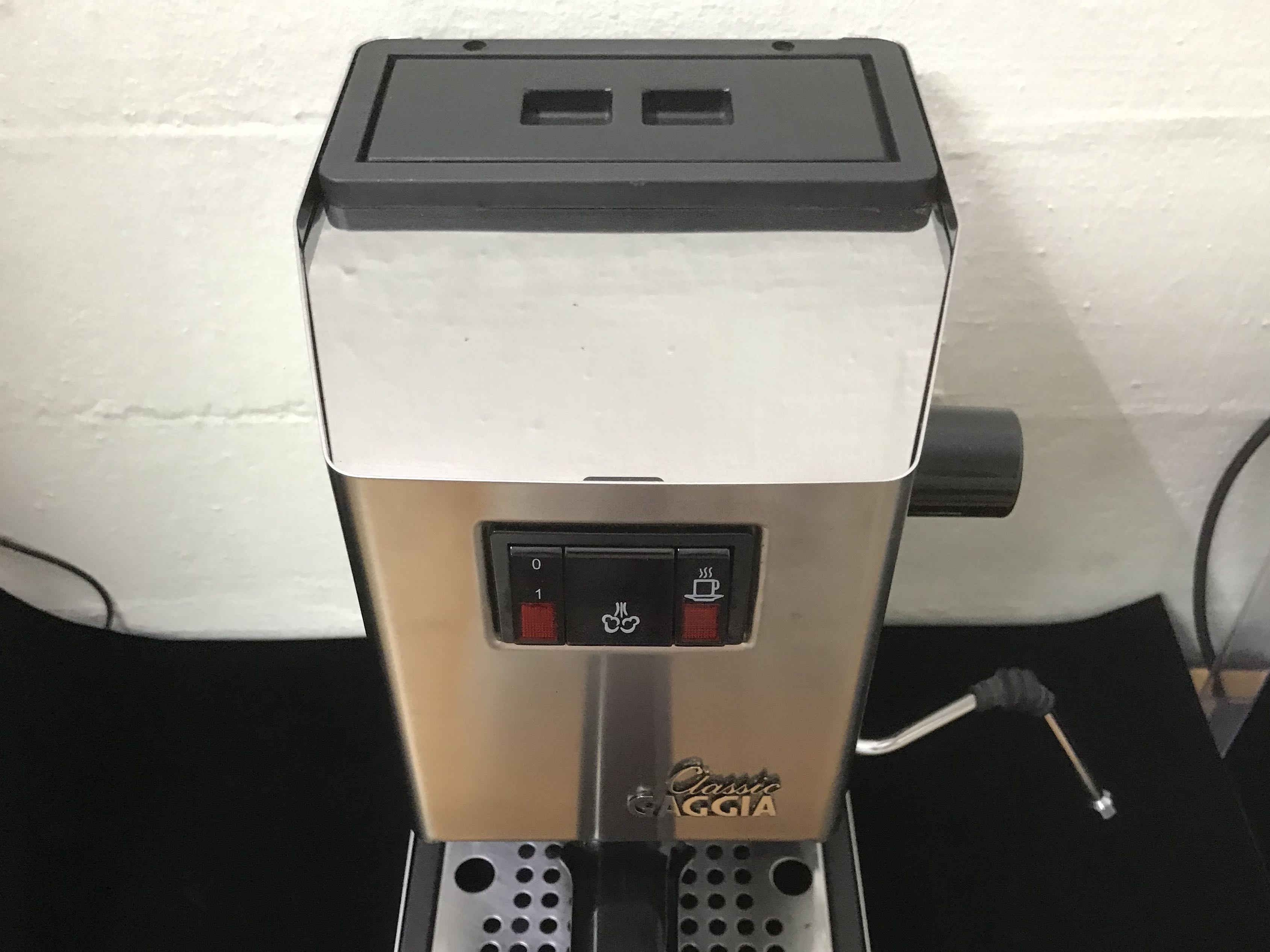 Gaggia Classic Single Boiler Espresso Machine WITH bottomless