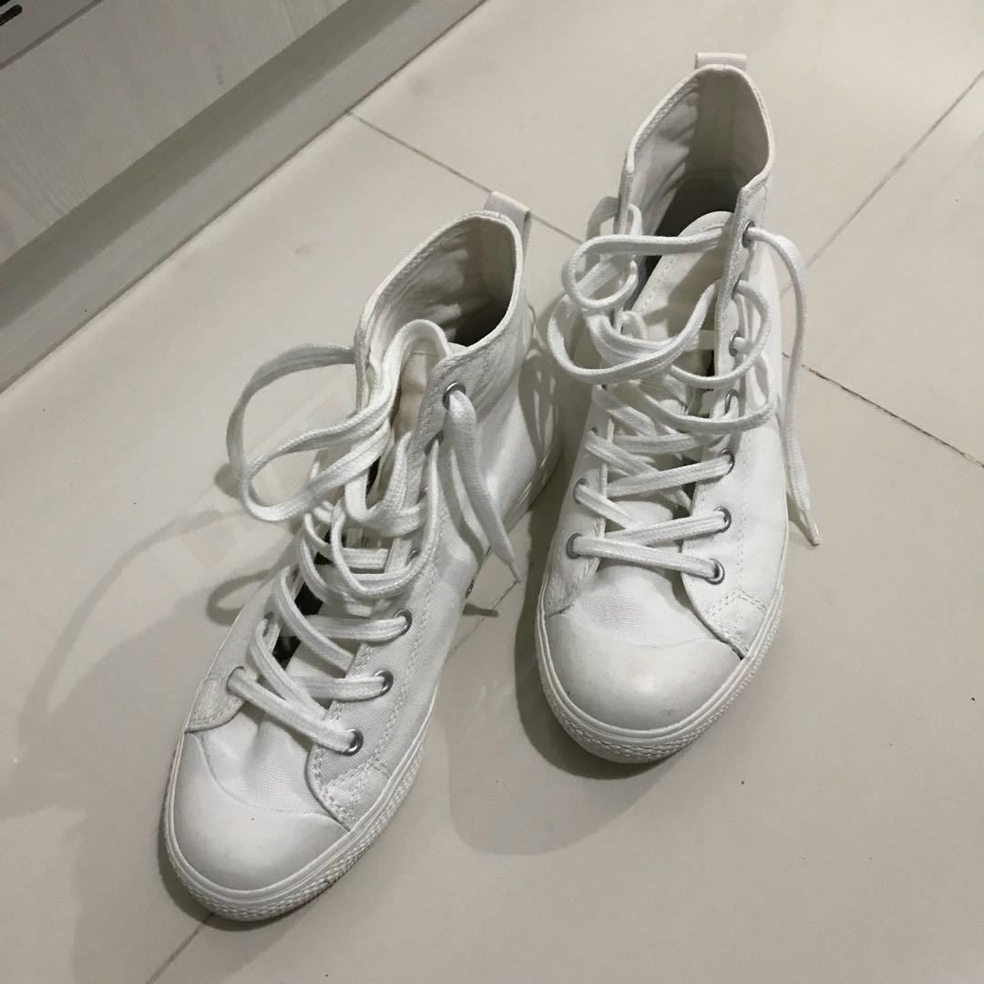 muji sneakers white