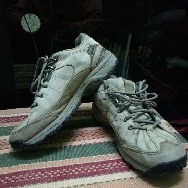 New Balance 965 Waterproof Abzorb Hiking Shoes Original Men s