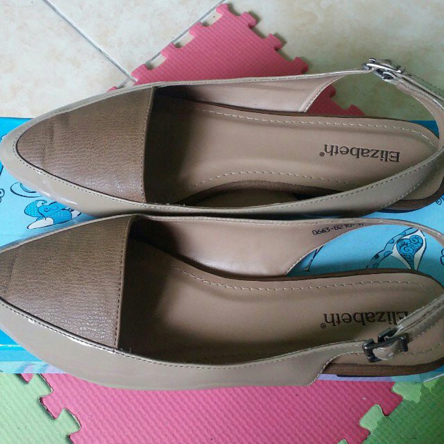Sandal flat elizabeth top