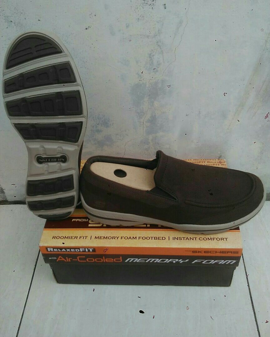 sepatu skechers relaxed fit