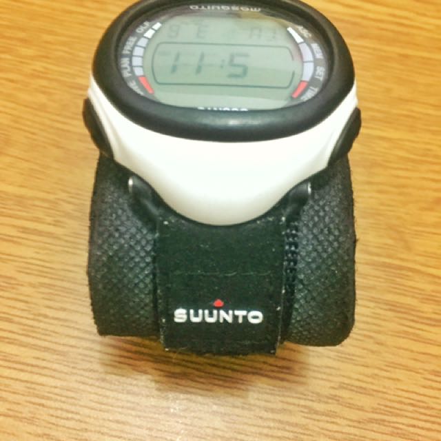 Suunto Mosquito Dive Computer, Sports Equipment, Other Sports Equipment ...