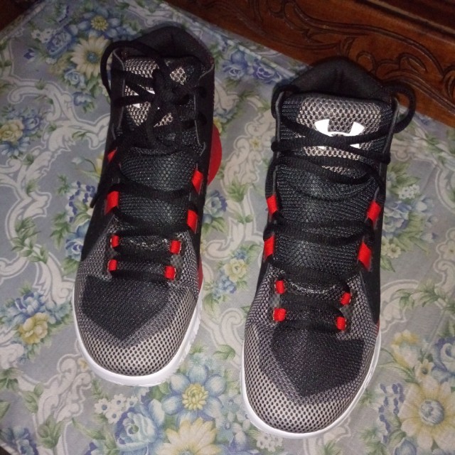 Under armour store shoes under 2000
