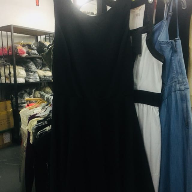 Guess Plain yet Sexy Back Black Dress (Category: Dresses) located in San Pedro. Submitted by me-shops (Listing ID 158045473, Image 1). Description: 100% brand new and original ☺️ pm me for details 😊.