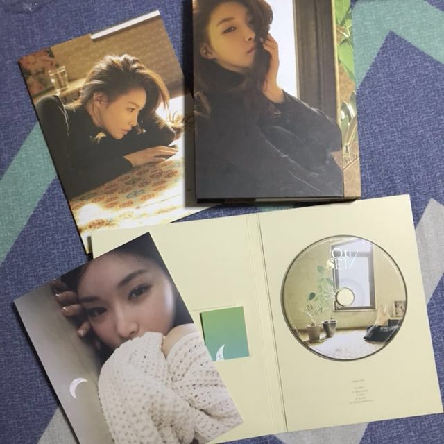 [INSTOCK] CHUNG HA OFFSET UNSEALED ALBUMS, Hobbies & Toys, Memorabilia ...