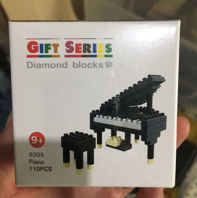 Piano lego gift series diamond blocks, 興趣及遊戲, 玩具& 遊戲類