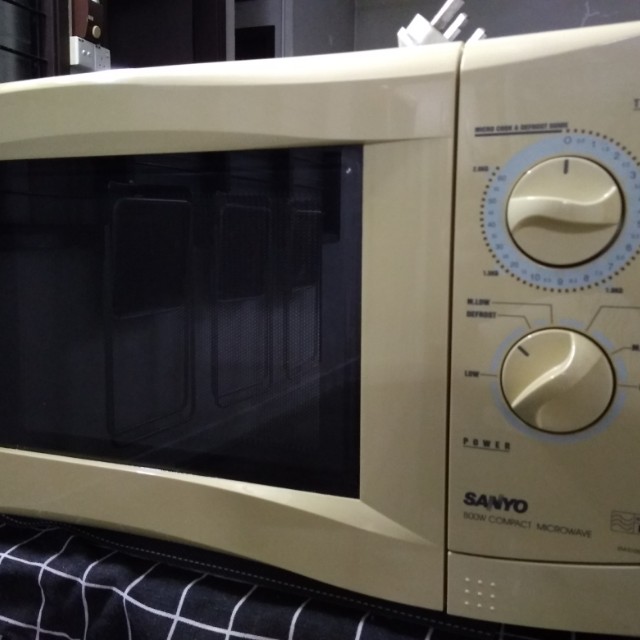 Sanyo Large 25 Liter Microwave Oven Kitchen Liances On Carou