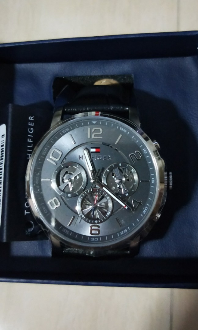 hilfiger watch silver