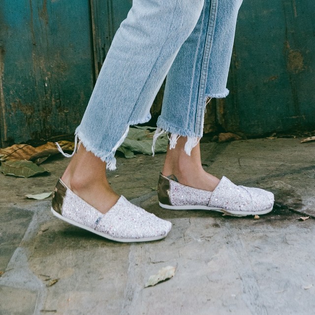 candy cane glitter toms