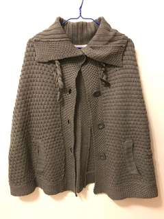 Lowry’s Farm 灰色針織斗篷外套64237342940930110