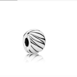 pandora feathered clip