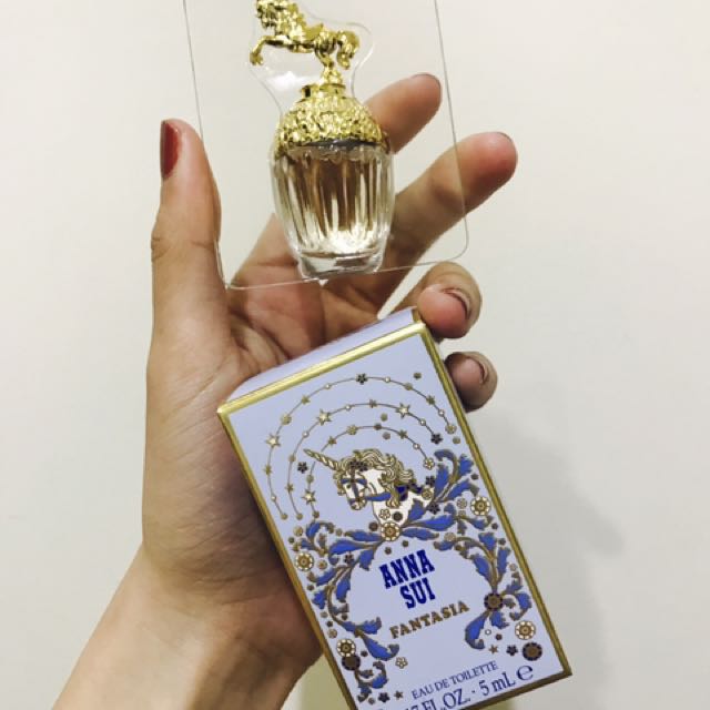 79%OFF!】 ♡5ml♡新品未使用♡アナスイ ファンタジア オードトワレ