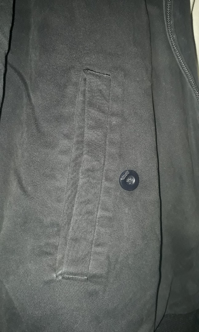 95 Jaket Ouval Research Bintaro HD