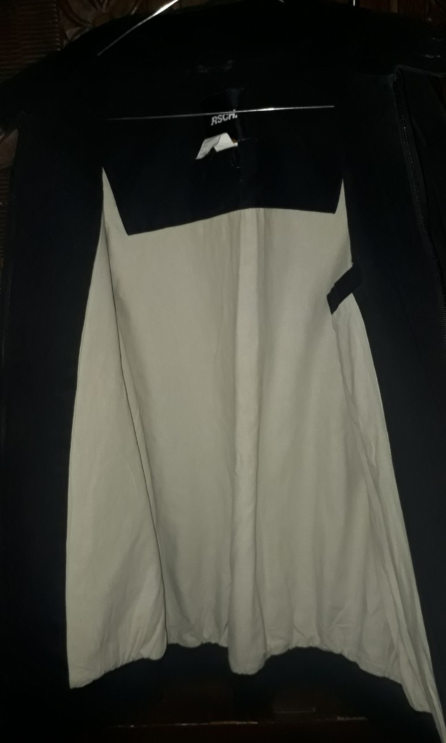 95 Jaket Ouval Research Bintaro HD