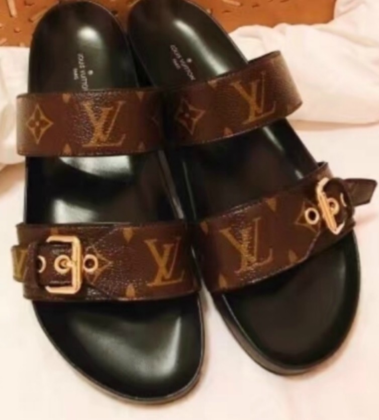 LV, Women's Fashion, Footwear, Slippers and slides on Carousell