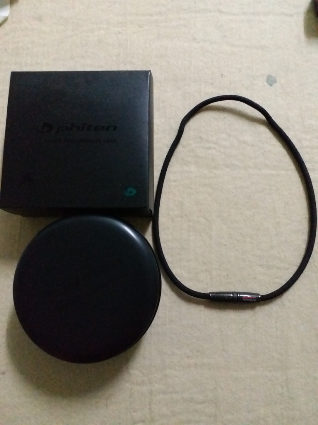 Phiten x100 shop carbon necklace