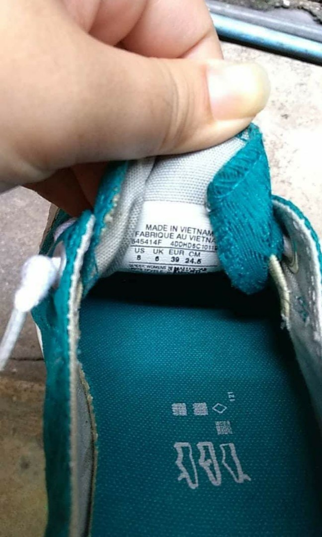 Teal Lace Converse Shoreline Slip Ons (Category: Sneakers) located in Quezon City. Submitted by mamonicaaa (Listing ID 158121816, Image 2). Description: Used once only! Looks brand new. Not in the original box. Bought from the USA..